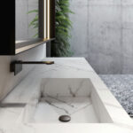 Pigreco aluminium-framed rectangular mirror with integrated light  - Ideagroup