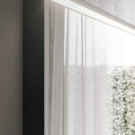 Step mirror with integrated top light  - Ideagroup