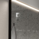 Step mirror with integrated top light  - Ideagroup