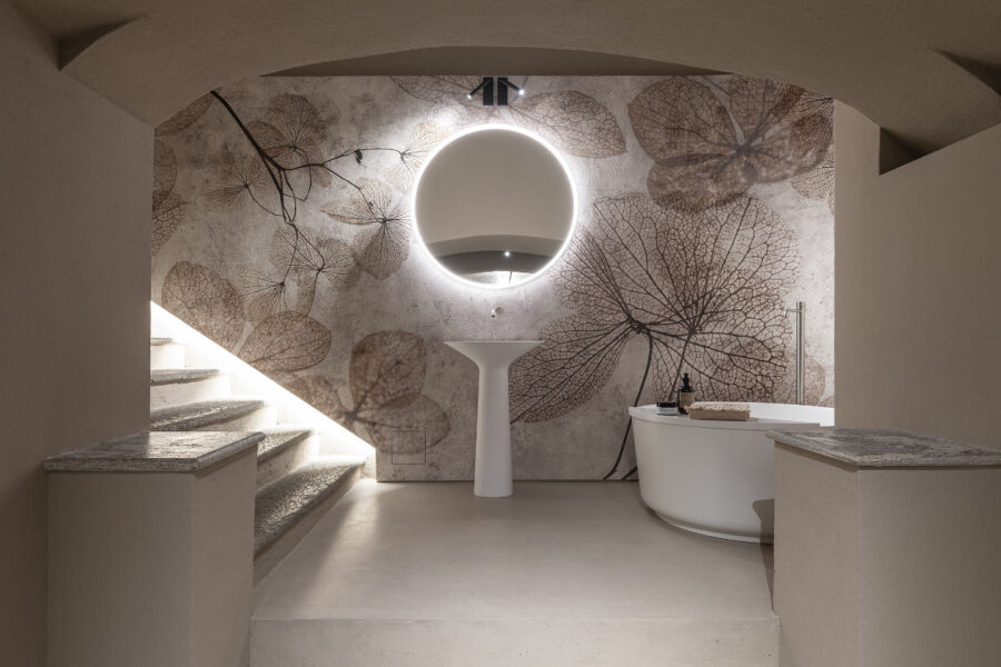 Royal, the free-standing washbasin that exudes statuesque beauty