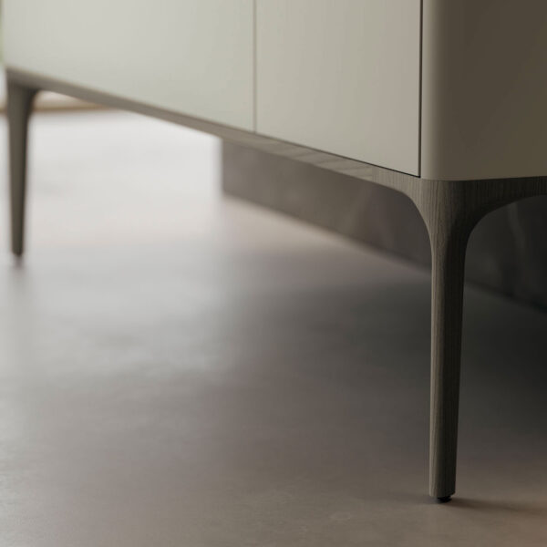 Seventy support frame available in Noce Canaletto and in the standard finishes for this model